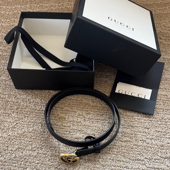 Gucci Black Belt with Gold Double G Buckle - Picture 6 of 7